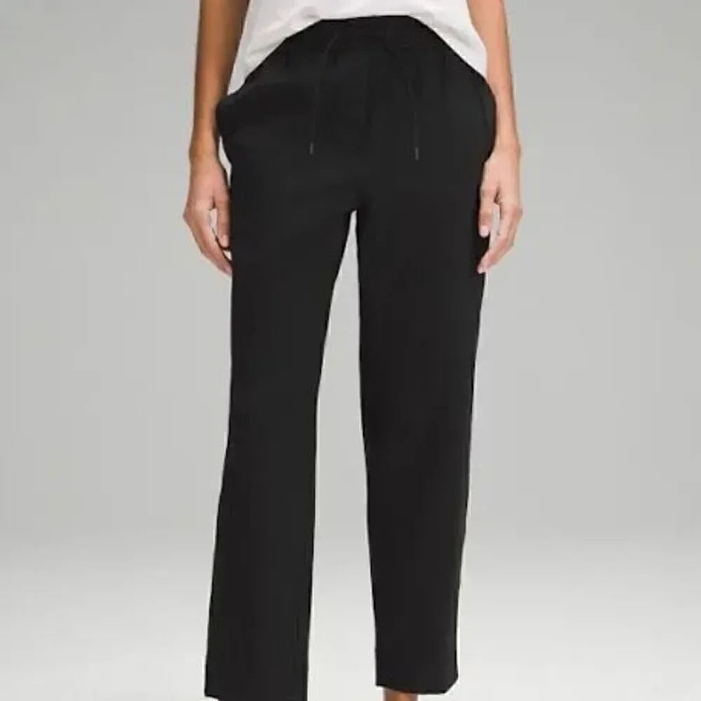 Lululemon Black On the Fly Crop Pants Size 4
